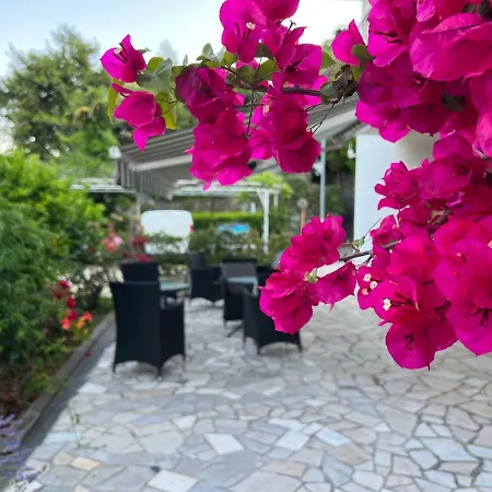 Stanger 2 Affittacamere Laurana