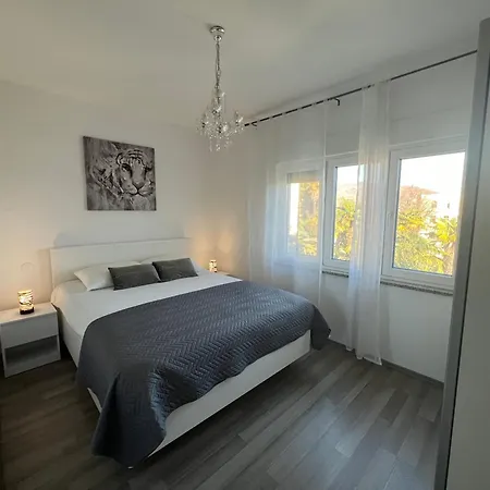 Stanger 2 Gostinjska kuća 4*